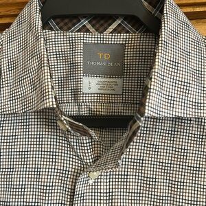 Impeccably tailored, Thomas Deane shirt brown mini checks